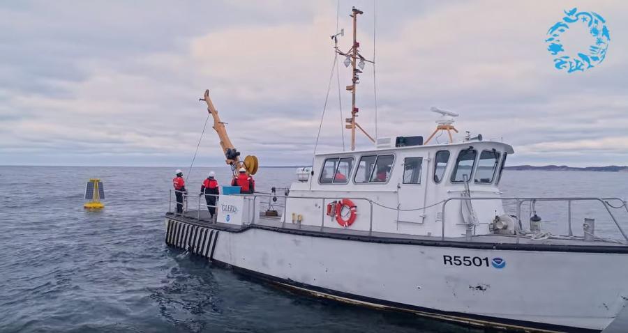 A NOAA research vessel on Lake Erie